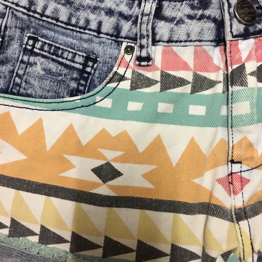 TRIBAL PRINTED SHORTS - Picture 3 of 3
